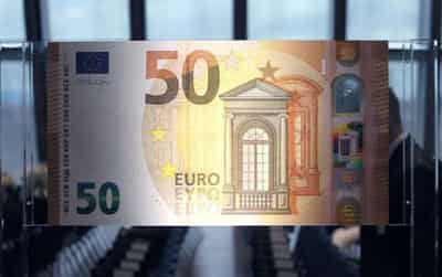 Image for Euro zone investor morale slumps, recession “becoming visible”