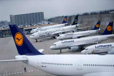 Image for Pilots union gives Lufthansa time to resolve pensions dispute, averting possible strike