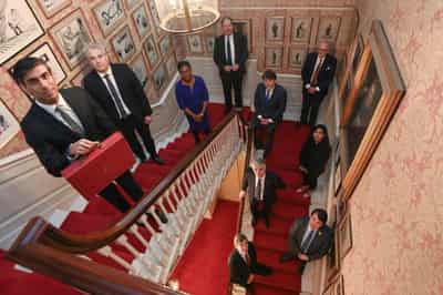 Image for UK&#8217;s Sunak extends COVID rescue plan but companies to pay more tax from 2023