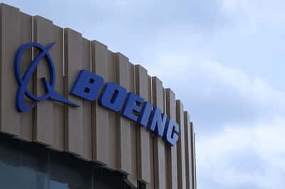Image for Boeing pips Airbus in low-key Farnborough jet order race