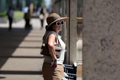 Image for UK temperature hits 36.9 degrees, breaking June record again
