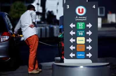 Image for French finance ministry to meet petrol station operators to control consumer costs