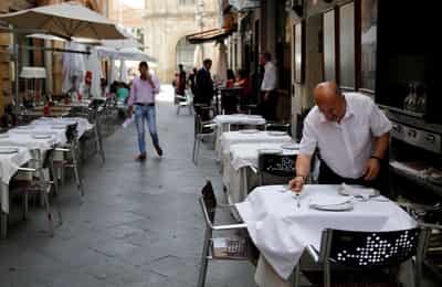 Image for Spain services sector growth slows slightly in November as global trade weighs, PMI shows