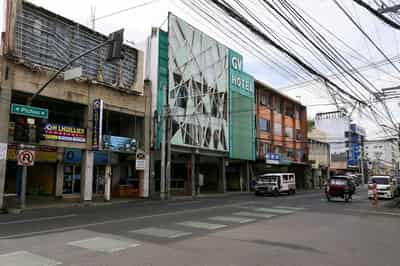 Image for Bondi attack suspects kept to themselves during Philippines stay, hotel staffer recalls