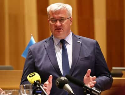 Image for Ukrainian foreign minister calls for dialogue with Poland over army unit name