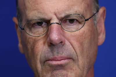 Image for France plunges back into crisis after PM Bayrou's confidence-vote backfires