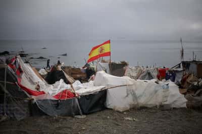 Image for Ceuta residents call for calm as Spain rallies over enclave's migrant crisis