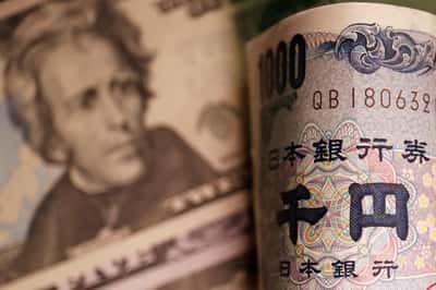Image for Dollar near one-week high as US-Iran tensions flare, yen nears intervention zone