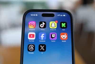 Image for French parliament backs social media ban for children under 15