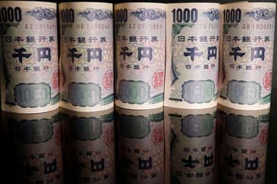 Image for Yen steady as intervention fears linger with Japan shut for holidays