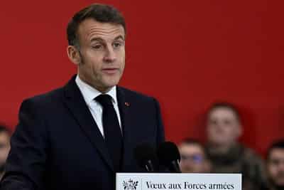 Image for Macron says Trump tariff threat over Greenland unacceptable