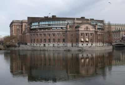 Image for Sweden should end international adoptions, government commission says