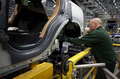 Image for UK manufacturers report plunge in confidence, see jump in costs