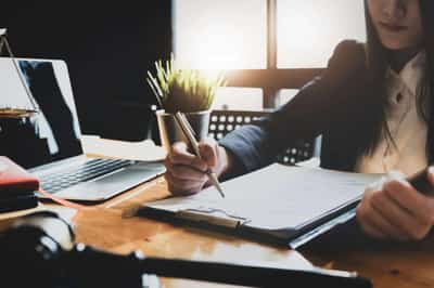 Image for Top ten tips for employees looking at a new contract of employment