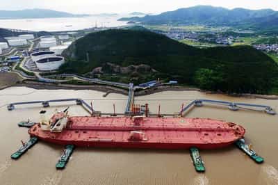 Image for Oil prices rise 3% on support from US-China trade hopes