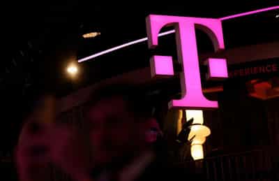 Image for Elliott urges Deutsche Telekom to drop T-Mobile merger plan, sources say