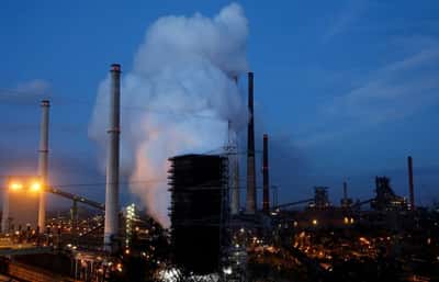 Image for One-off plant orders lift German engineering demand in March, industry says