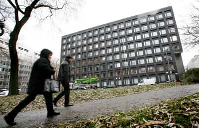 Image for Swedish central bank cuts policy rate to support weak economy