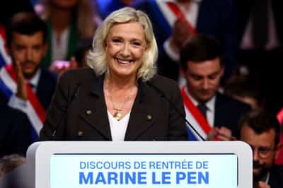 Image for France's Le Pen pledges to hardwire deficit cuts with 'golden rule'
