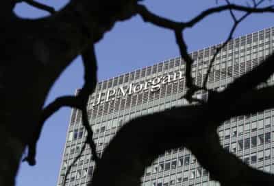 Image for JPMorgan, Goldman Sachs delay workers&#8217; return to U.K. offices