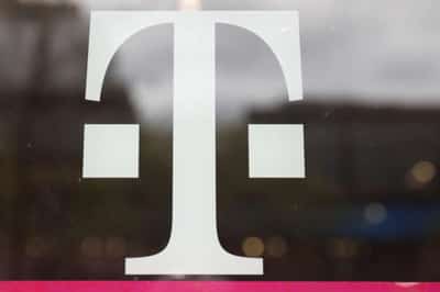 Image for U.S. telecoms agency to probe T-Mobile data breach