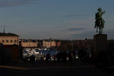 Image for Sweden to halve monthly public transport pass prices ahead of election