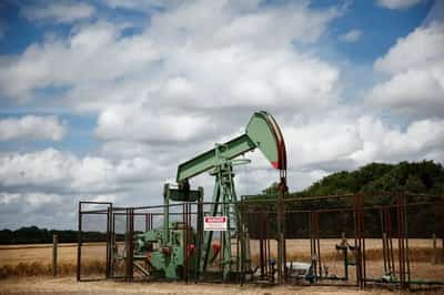 Image for Oil falls as China stimulus fails to boost sentiment, US dollar rises