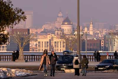 Image for Wealthy Moscow cuts investment, revealing Russia's deeper budget problems