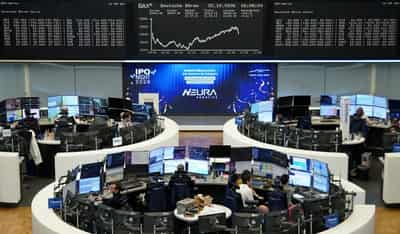 Image for European shares flat as investors eye earnings; energy drags