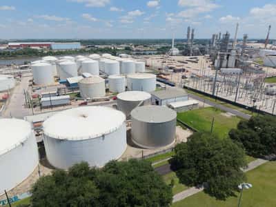 Image for Americas have glut of heavy oil due to freight squeeze; Asia, Europe scramble for barrels