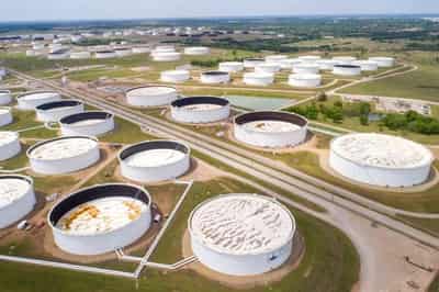 Image for Oil fall below $90 a barrel on report of US-Venezuela deal