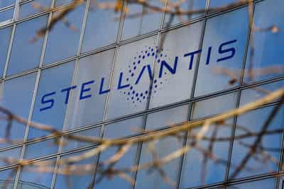Image for Stellantis issues 'Do Not Drive' alert for 225,000 older US vehicles