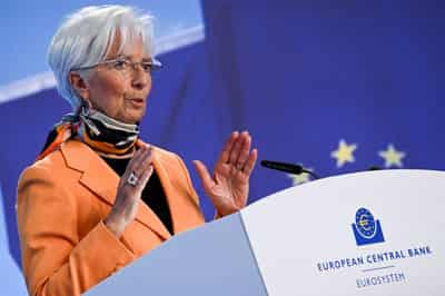 Image for Euro could become the dollar's alternative, Lagarde says