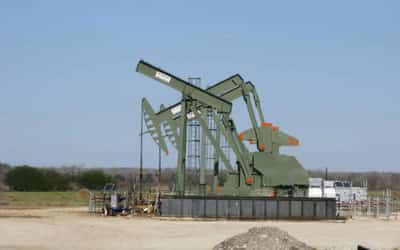 Image for Oil falls in breather after two-day rally on supply issues