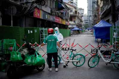 Image for Shanghai plans more COVID testing amid fresh curbs across China