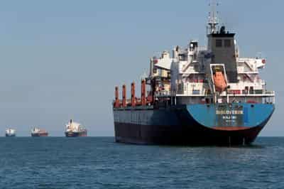 Image for Soy, sugar traders fight for space in Latam&#8217;s largest port; costs jump