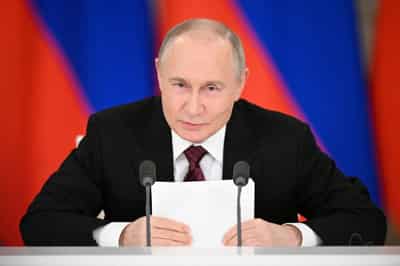 Image for Putin visits Kursk region for first time since ejecting Ukrainian forces