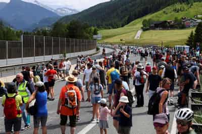 Image for Austrian protesters shut vital motorway connecting Germany to Italy