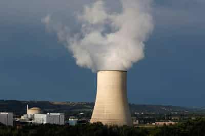 Image for EU lawmaker panels object to ‘green’ label for gas, nuclear investments