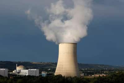 Image for EU lawmaker panels object to ‘green’ label for gas, nuclear investments