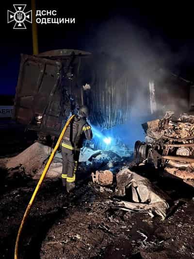 Image for Escalating Russian airstrikes aim to cut Ukraine off from sea, Zelenskiy says