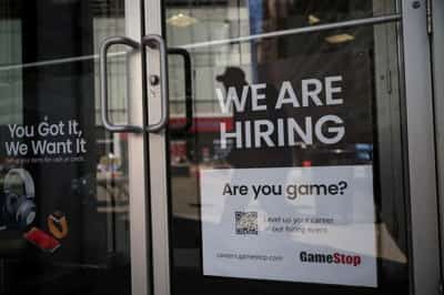 Image for Strong U.S. labor market keeps Fed on aggressive rate hike path