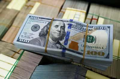 Image for Dollar stands stall as global stock rally fizzles