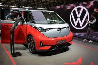 Image for Analysis-Investors shun European car stocks despite rock bottom valuations