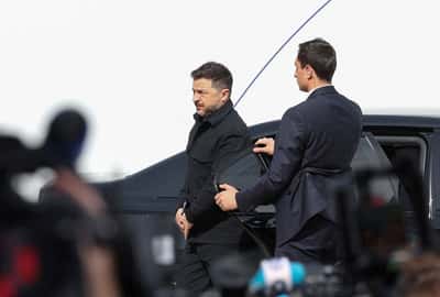 Image for Hungary returns seized cash and gold to Ukraine's Oschadbank, Zelenskiy says