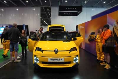 Image for Renault second-quarter sales volumes flat on drop in demand for vans