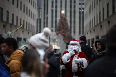 Image for Santa Claus global flight to deliver presents underway