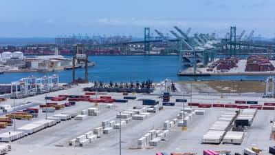 Image for Morning Bid: No 'best offers' yet as tariff deadline looms