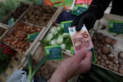 Image for French economy expands 0.2% helped by household spending and exports