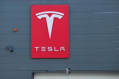 Image for Tesla to invest $250 million in battery plant outside Berlin